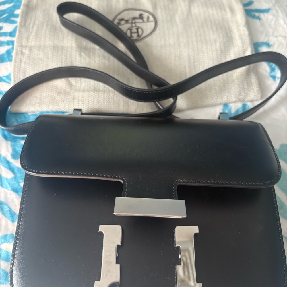 Fashionable crossbody bag